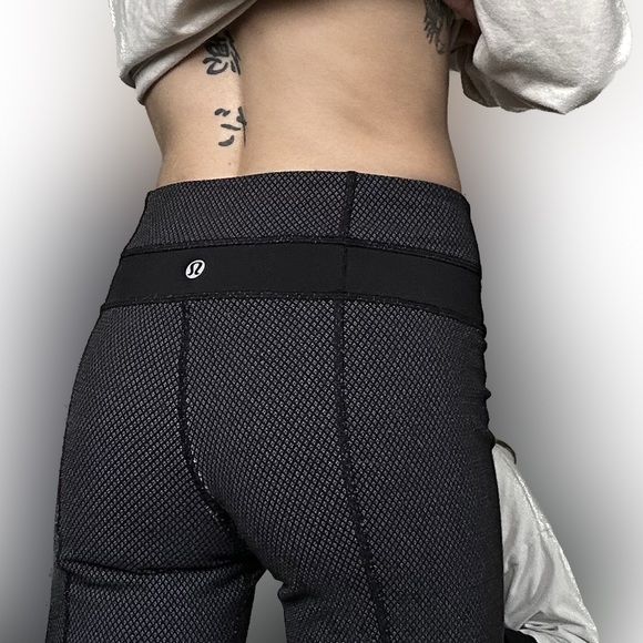 Lulu Lemon Leggings - Picture 4 of 7